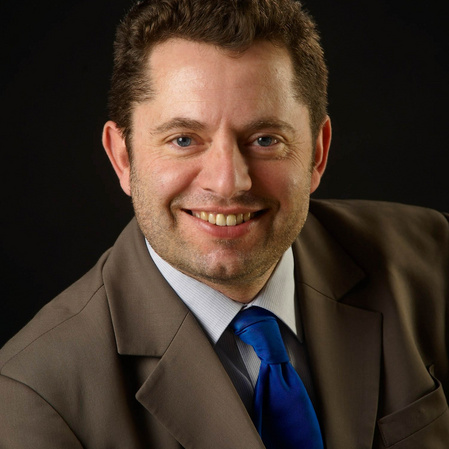 Auf dem Foto sehen Sie Gerhard Hochmayr, Geschäftsführer Dämon Hochmayr